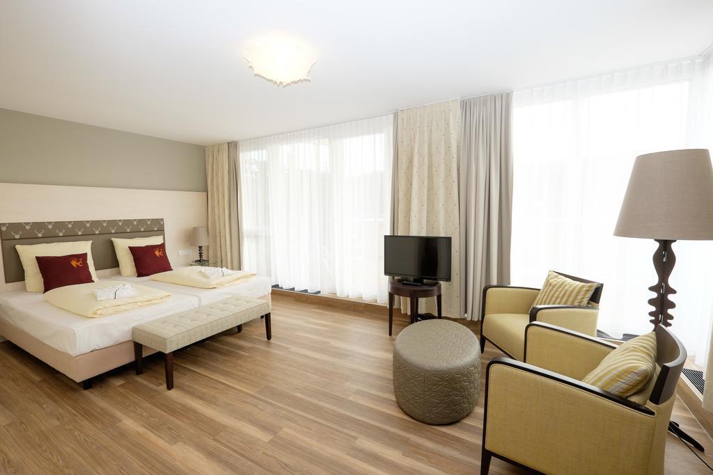 Hotel Bären Titisee Exteriör bild
